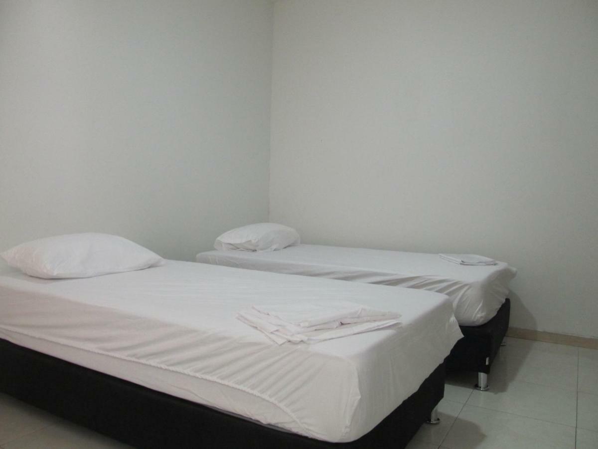 Backpackers And Travellers Hostel Neiva  Exteriör bild